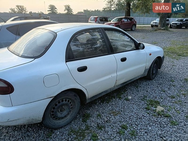 Седан Daewoo Lanos 2006 в Новояворівську