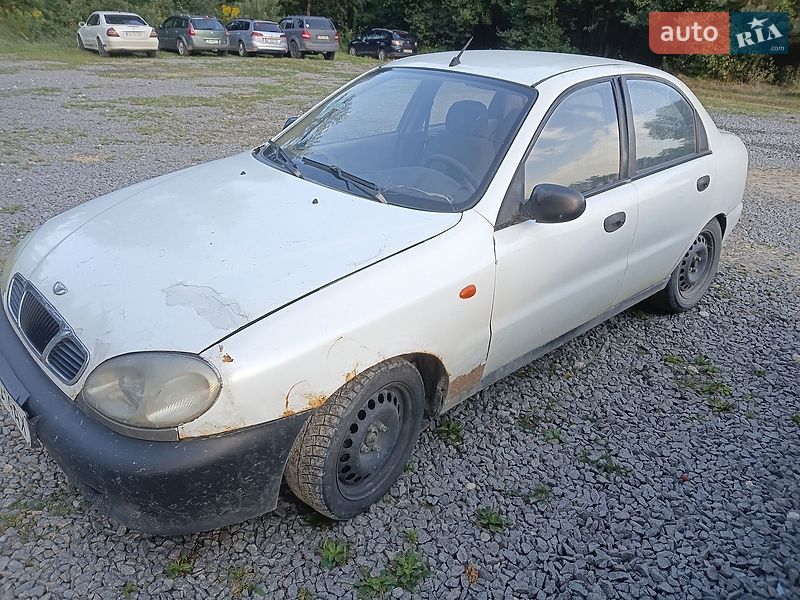 Седан Daewoo Lanos 2006 в Новояворівську