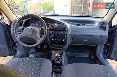 Седан Daewoo Lanos 2004 в Кривом Роге
