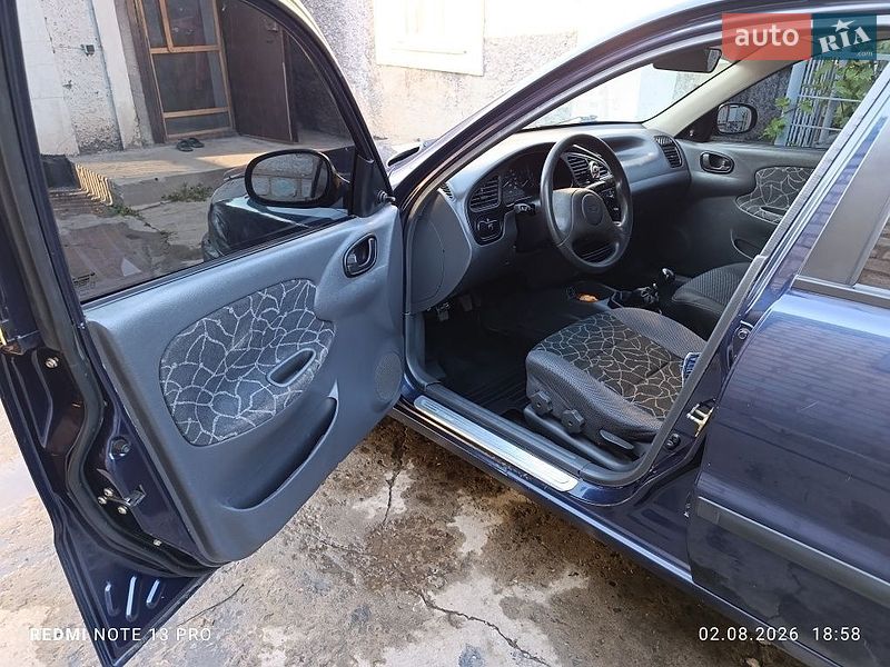 Седан Daewoo Lanos 2004 в Кривом Роге