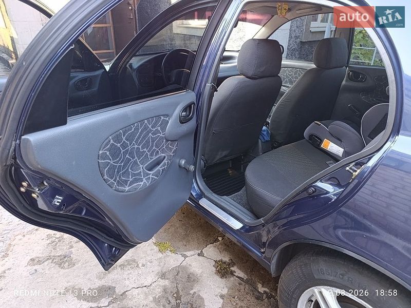 Седан Daewoo Lanos 2004 в Кривом Роге