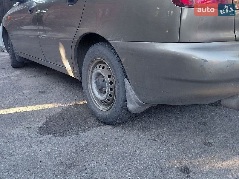 Седан Daewoo Lanos 2004 в Макарові