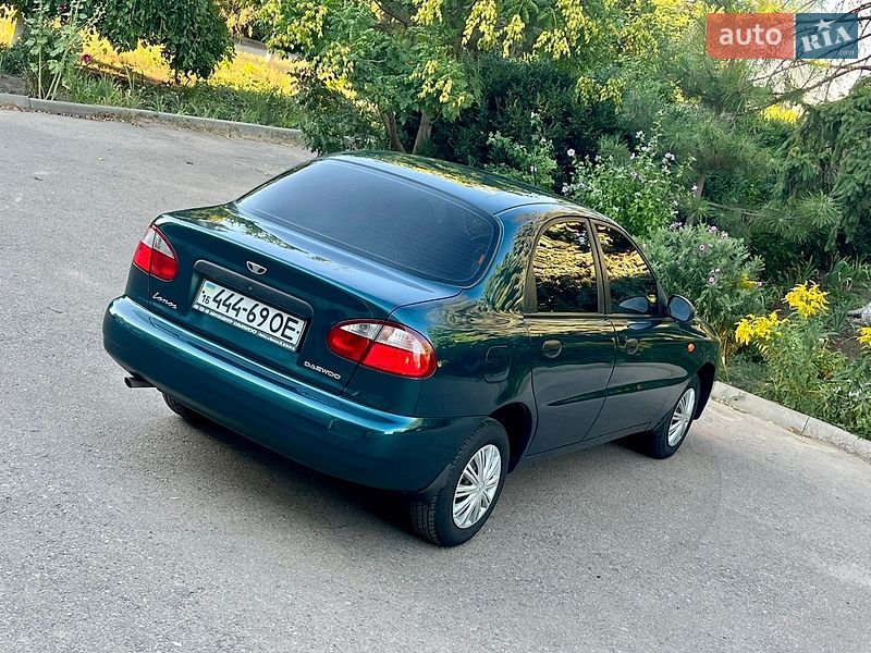 Седан Daewoo Lanos 2002 в Одессе