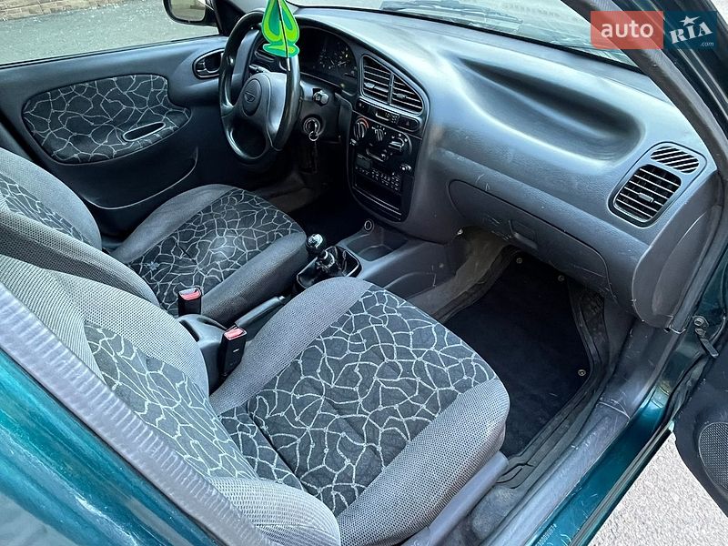 Седан Daewoo Lanos 2002 в Одессе