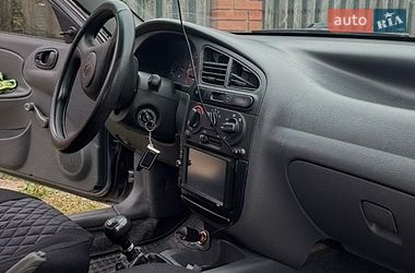 Седан Daewoo Lanos 2010 в Полтаві