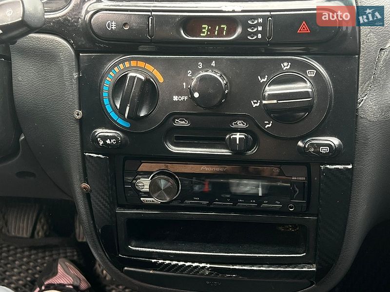 Седан Daewoo Lanos 2005 в Дергачах