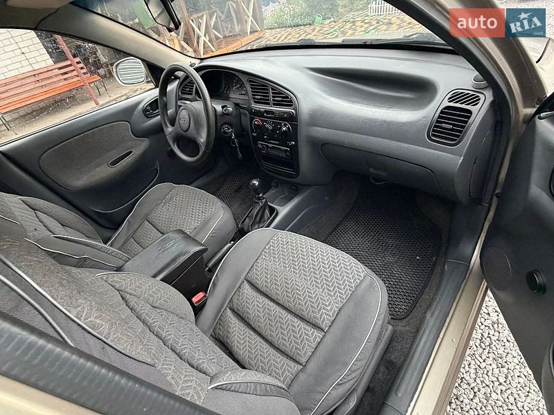 Седан Daewoo Lanos 2004 в Запоріжжі