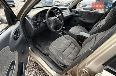 Седан Daewoo Lanos 2004 в Запоріжжі