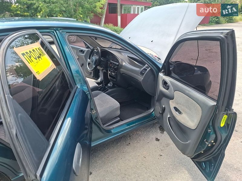 Седан Daewoo Lanos 2004 в Немирове
