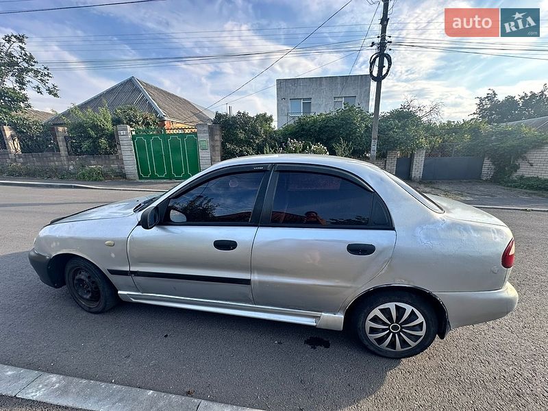 Седан Daewoo Lanos 2004 в Миколаєві