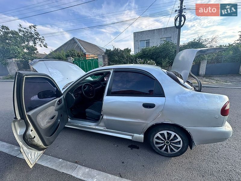 Седан Daewoo Lanos 2004 в Миколаєві