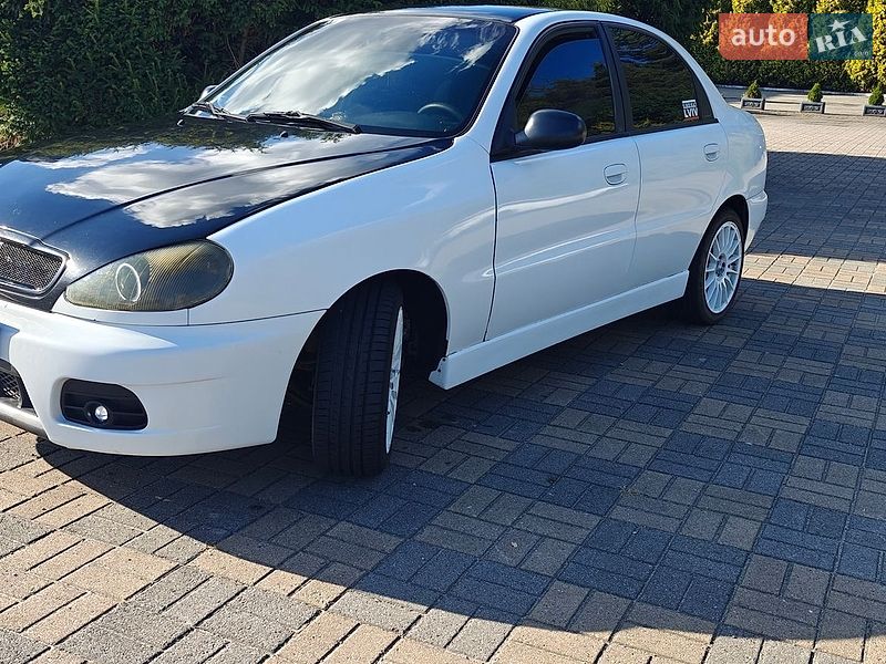 Седан Daewoo Lanos 2003 в Львові