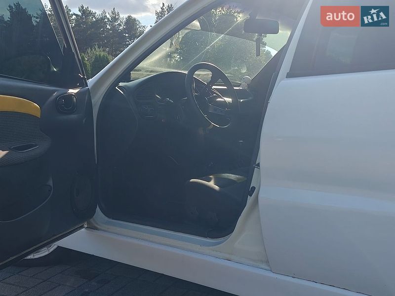 Седан Daewoo Lanos 2003 в Львові