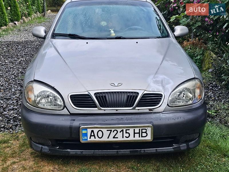 Седан Daewoo Lanos 2002 в Хусте
