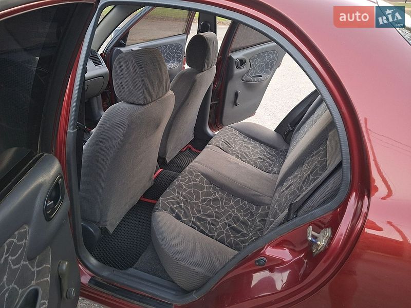 Седан Daewoo Lanos 2003 в Полтаве