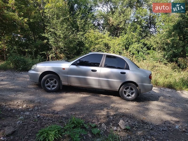 Седан Daewoo Lanos 2002 в Каменском