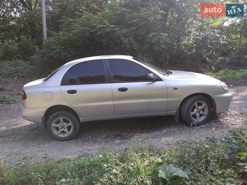 Седан Daewoo Lanos 2002 в Каменском