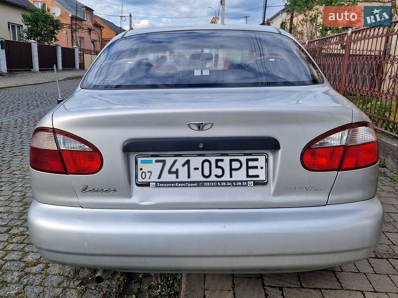 Седан Daewoo Lanos 2002 в Хусті