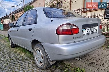 Седан Daewoo Lanos 2002 в Хусті