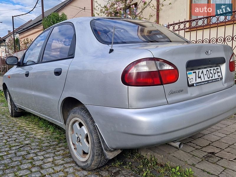 Седан Daewoo Lanos 2002 в Хусті
