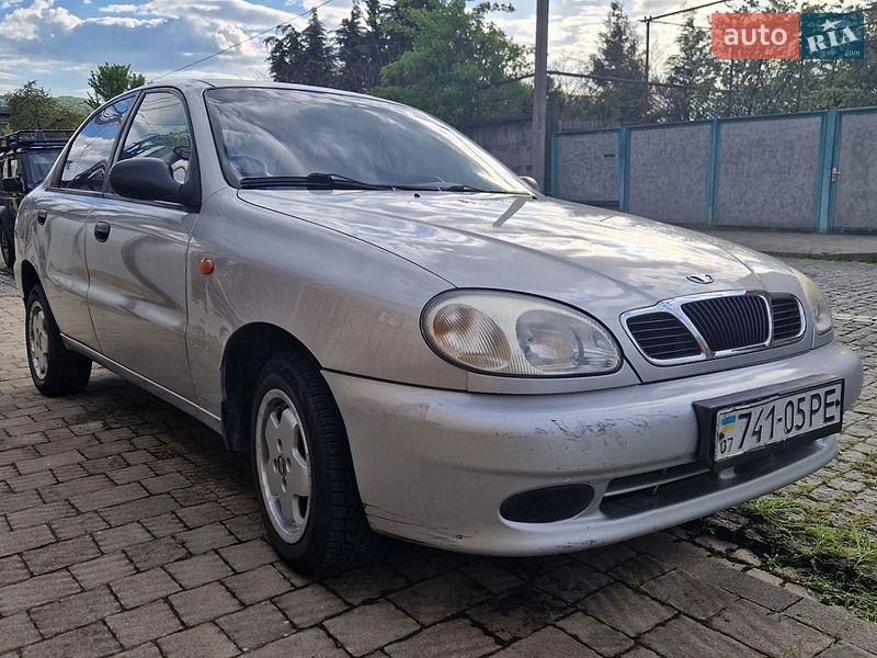 Седан Daewoo Lanos 2002 в Хусті