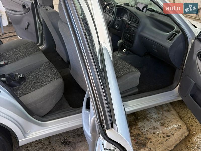 Седан Daewoo Lanos 2012 в Житомирі