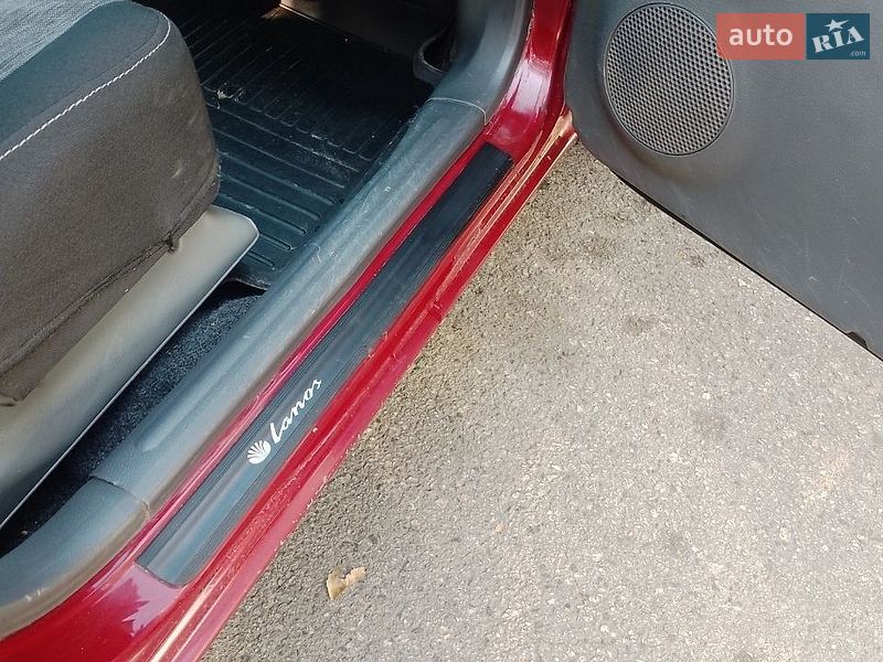 Седан Daewoo Lanos 2004 в Харькове