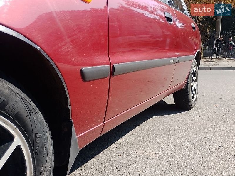 Седан Daewoo Lanos 2004 в Харькове