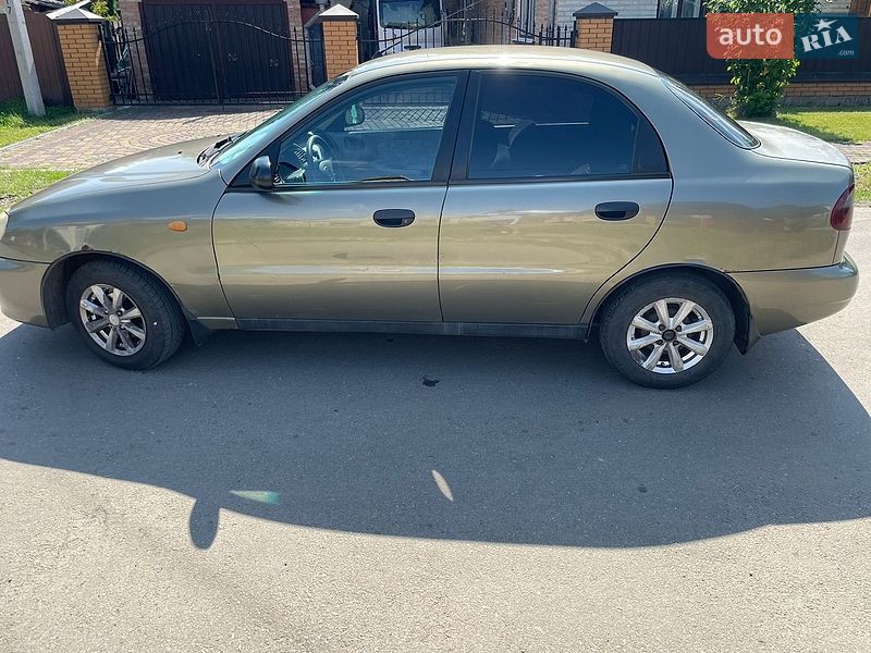 Седан Daewoo Lanos 2004 в Луцке