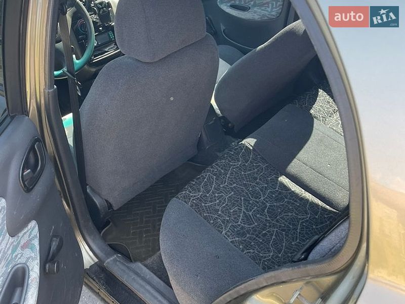 Седан Daewoo Lanos 2004 в Луцке