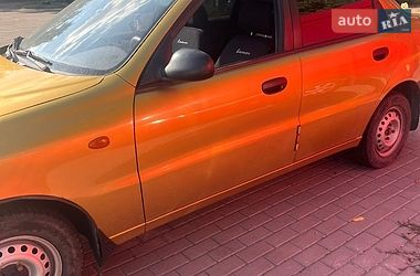 Седан Daewoo Lanos 2002 в Києві