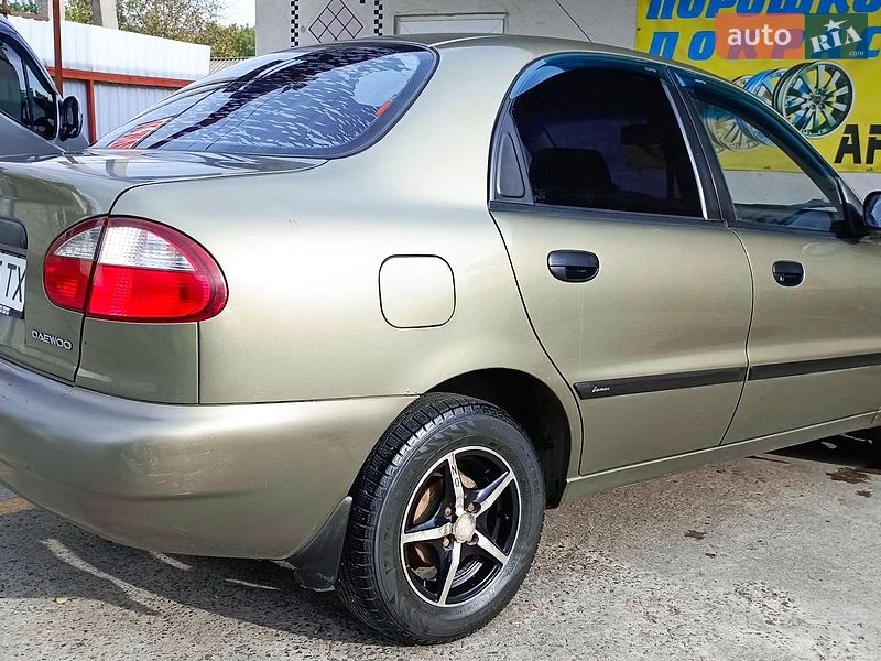Седан Daewoo Lanos 2004 в Днепре