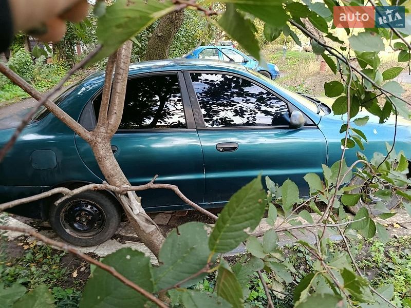 Седан Daewoo Lanos 2003 в Кривому Розі