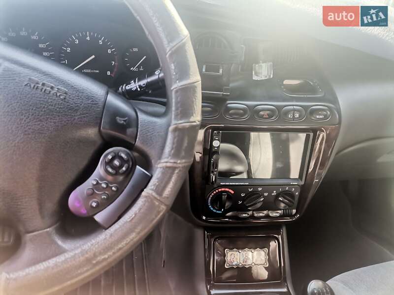 Седан Daewoo Leganza 2001 в Богуславі