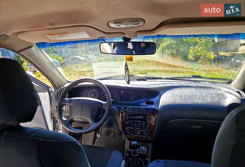 Седан Daewoo Leganza 2001 в Павлограде