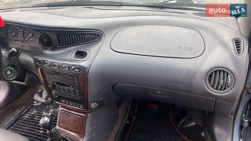 Седан Daewoo Leganza 2001 в Львові