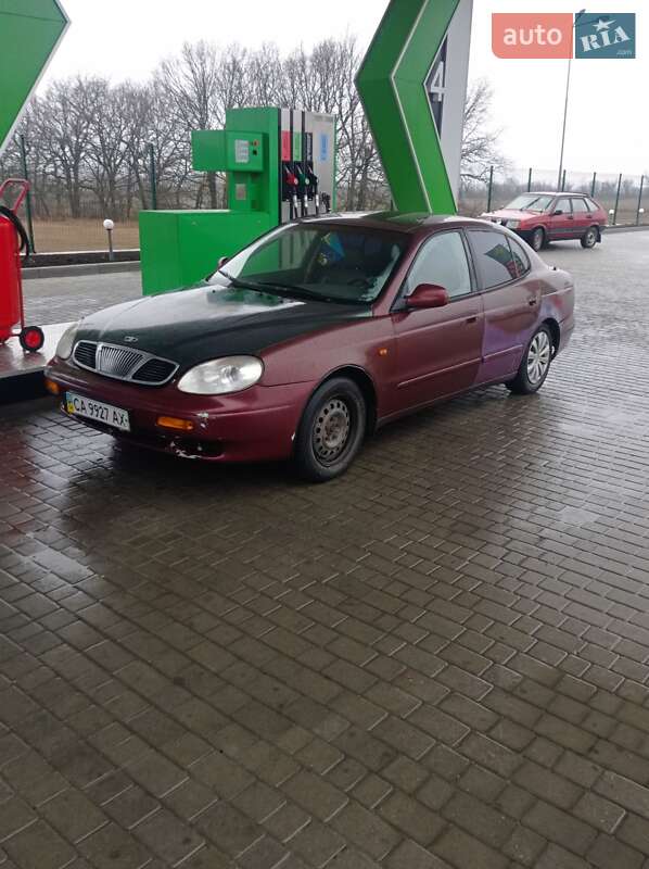 Седан Daewoo Leganza 1998 в Дніпрі
