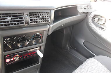 Седан Daewoo Nexia 1995 в 