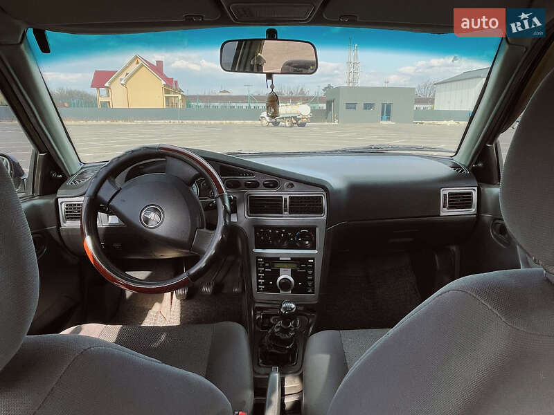 Седан Daewoo Nexia 2008 в Ужгороді