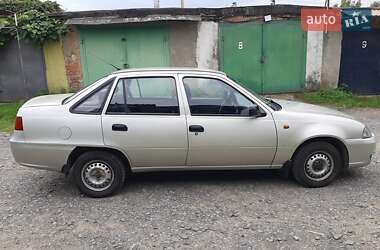 Седан Daewoo Nexia 2008 в 