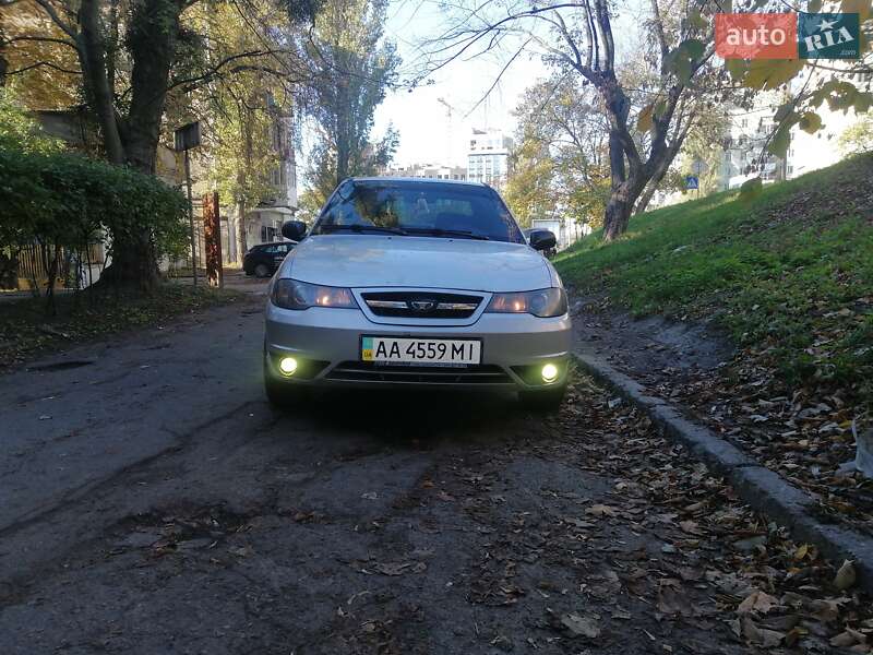 Седан Daewoo Nexia 2012 в Киеве фото Седан Daewoo Nexia 2012 в Киеве