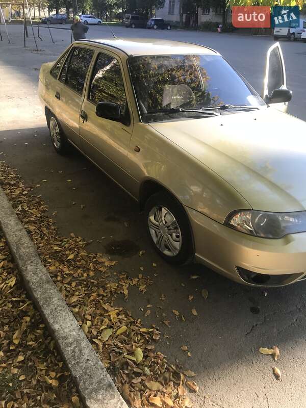 Седан Daewoo Nexia 2011 в Хмельницькому
