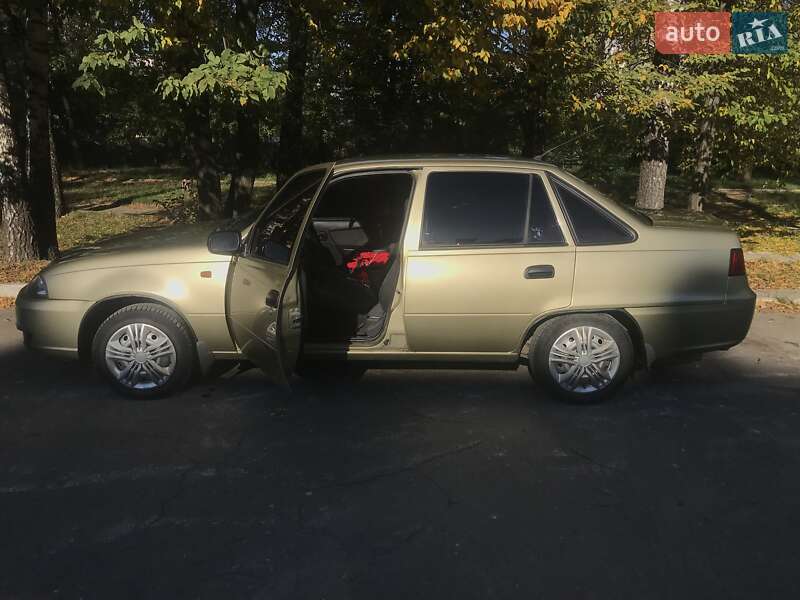 Седан Daewoo Nexia 2011 в Хмельницькому