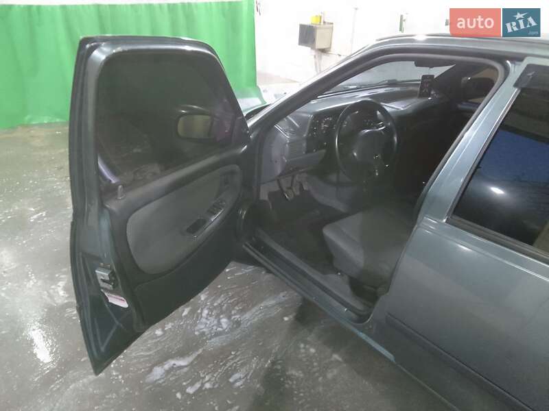 Седан Daewoo Nexia 1997 в Кривом Роге