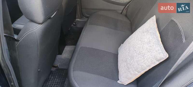 Седан Daewoo Nexia 2008 в Днепре