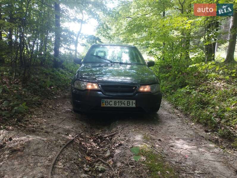 Седан Daewoo Nexia 2008 в Самборе