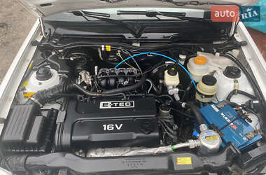 Седан Daewoo Nexia 2012 в 