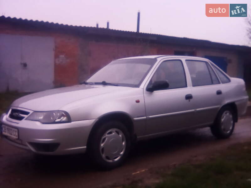 Седан Daewoo Nexia 2009 в Городні
