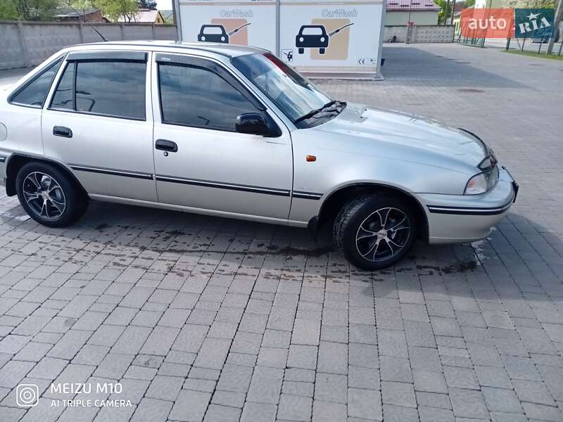 Седан Daewoo Nexia 2008 в Ужгороде