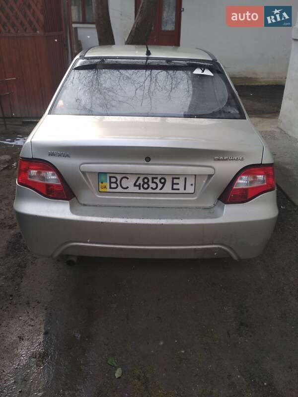 Седан Daewoo Nexia 2008 в Стрию